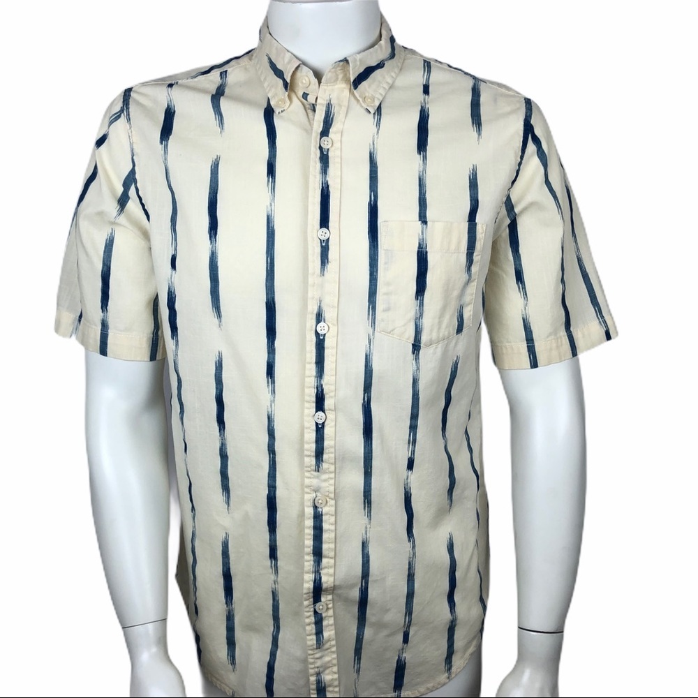 St. John's Bay Men's Casual Shirt Small Classic Fit Short Sleeve 100% Cotton